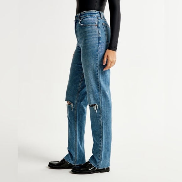 Abercrombie Curve Love Ultra High Rise 90s Straight Jean - Picture 2 of 9